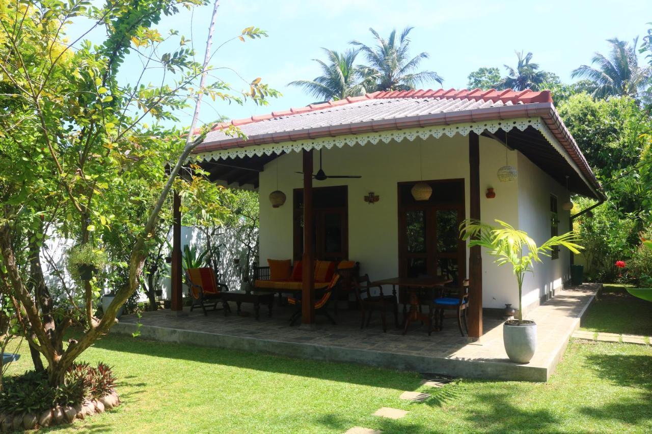 Lilly House Bed & Breakfast Unawatuna Exterior photo